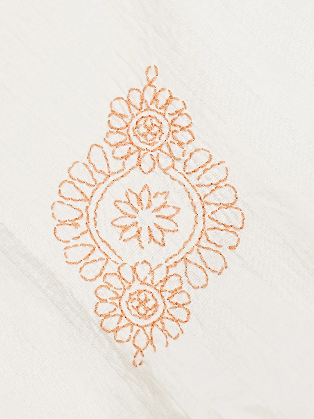 Ada Hand Embroidered White Cotton Lucknowi Chikankari Bed Sheet With Pillow And Cushion Cover Set 01A534888