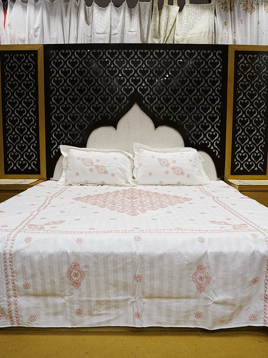 Ada Hand Embroidered White Cotton Lucknowi Chikankari Bed Sheet With Pillow And Cushion Cover Set 01A534888