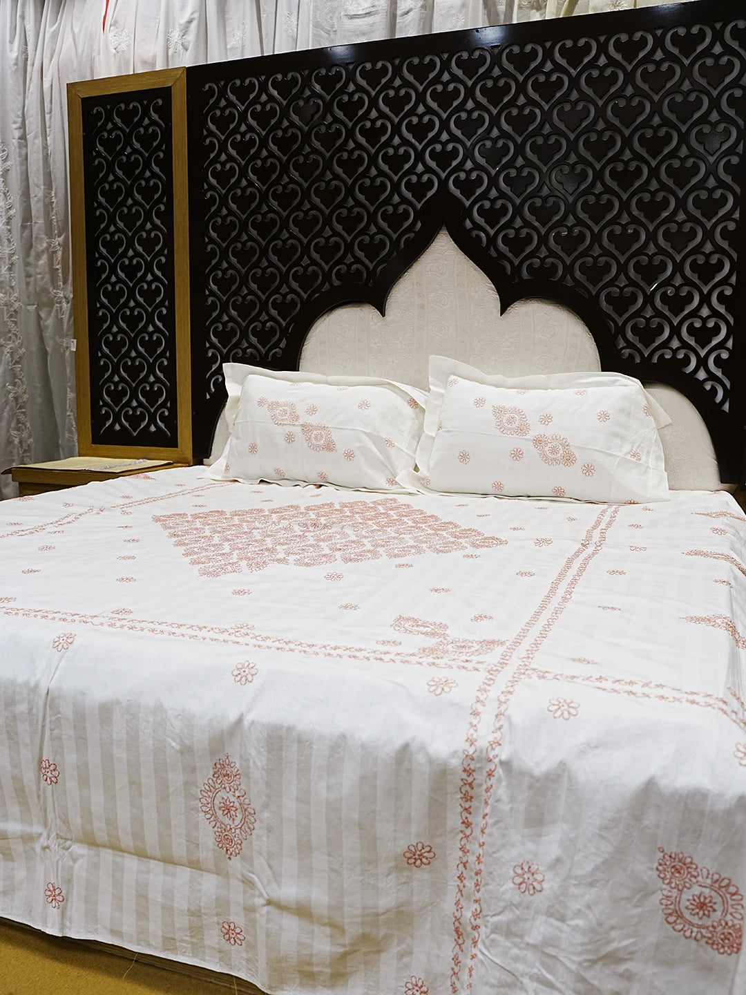 Ada Hand Embroidered White Cotton Lucknowi Chikankari Bed Sheet With Pillow And Cushion Cover Set 01A534888