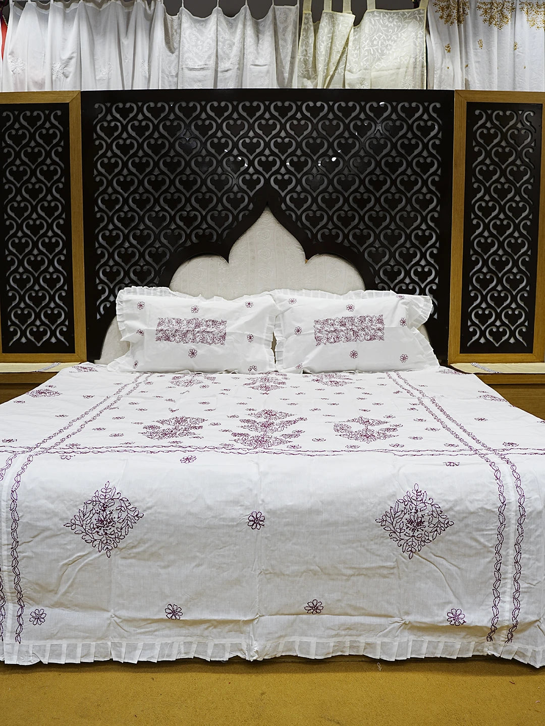 Ada Hand Embroidered White Cotton Lucknowi Chikankari Bed Sheet With Pillow Cover Set 01A384215