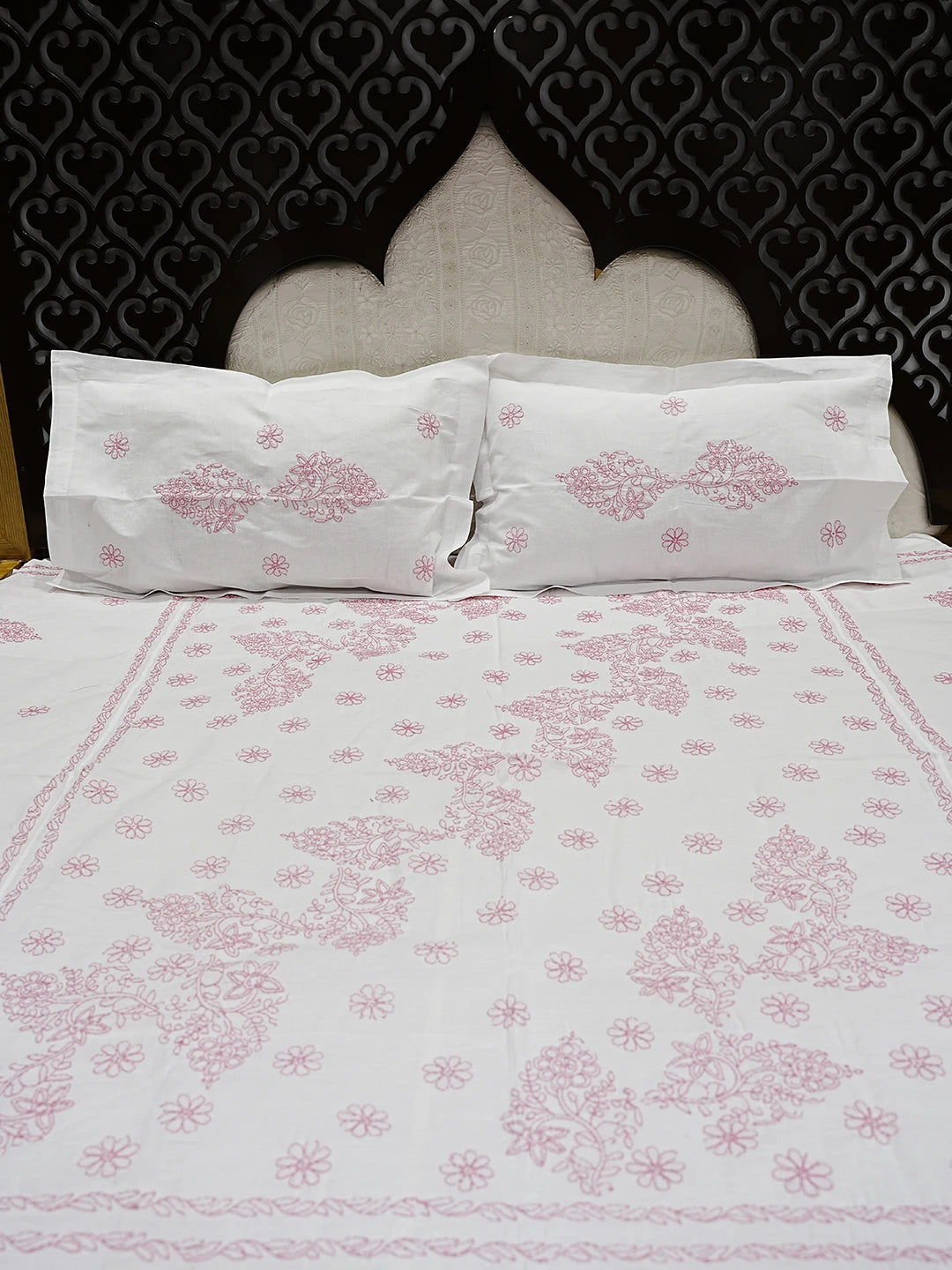 Ada Hand Embroidered White Cotton Lucknowi Chikankari Bed Sheet With Pillow And Cushion Cover Set 01A534144
