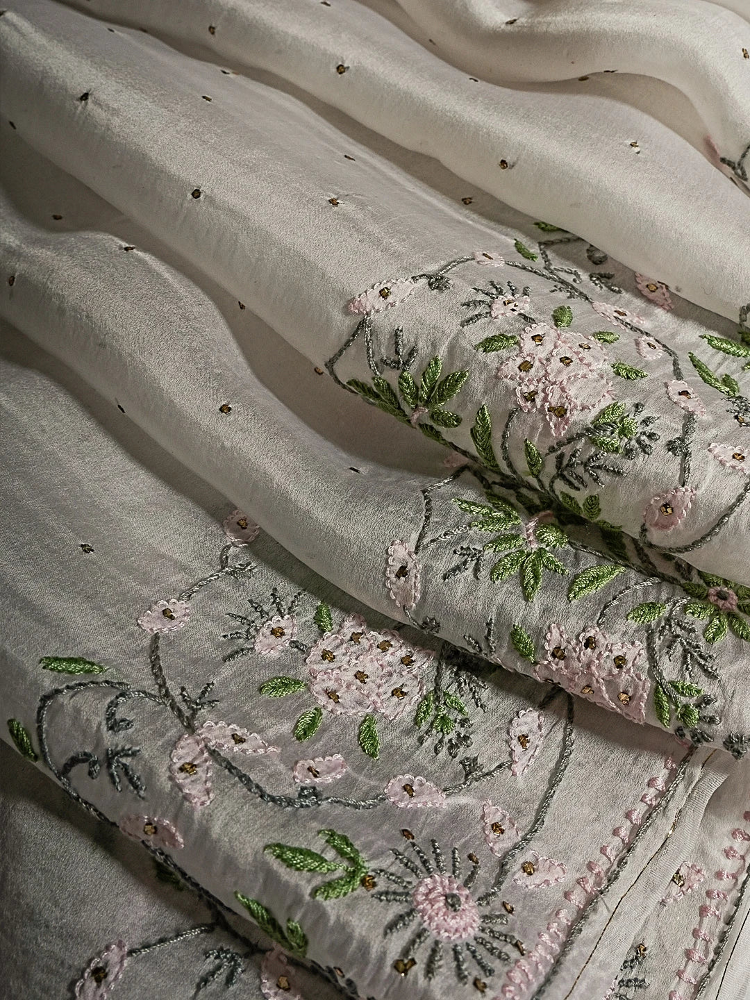 Ada Hand Embroidered Natural White Lucknowi Chikankari Saree/Blouse with Muqaish Work 01A221430