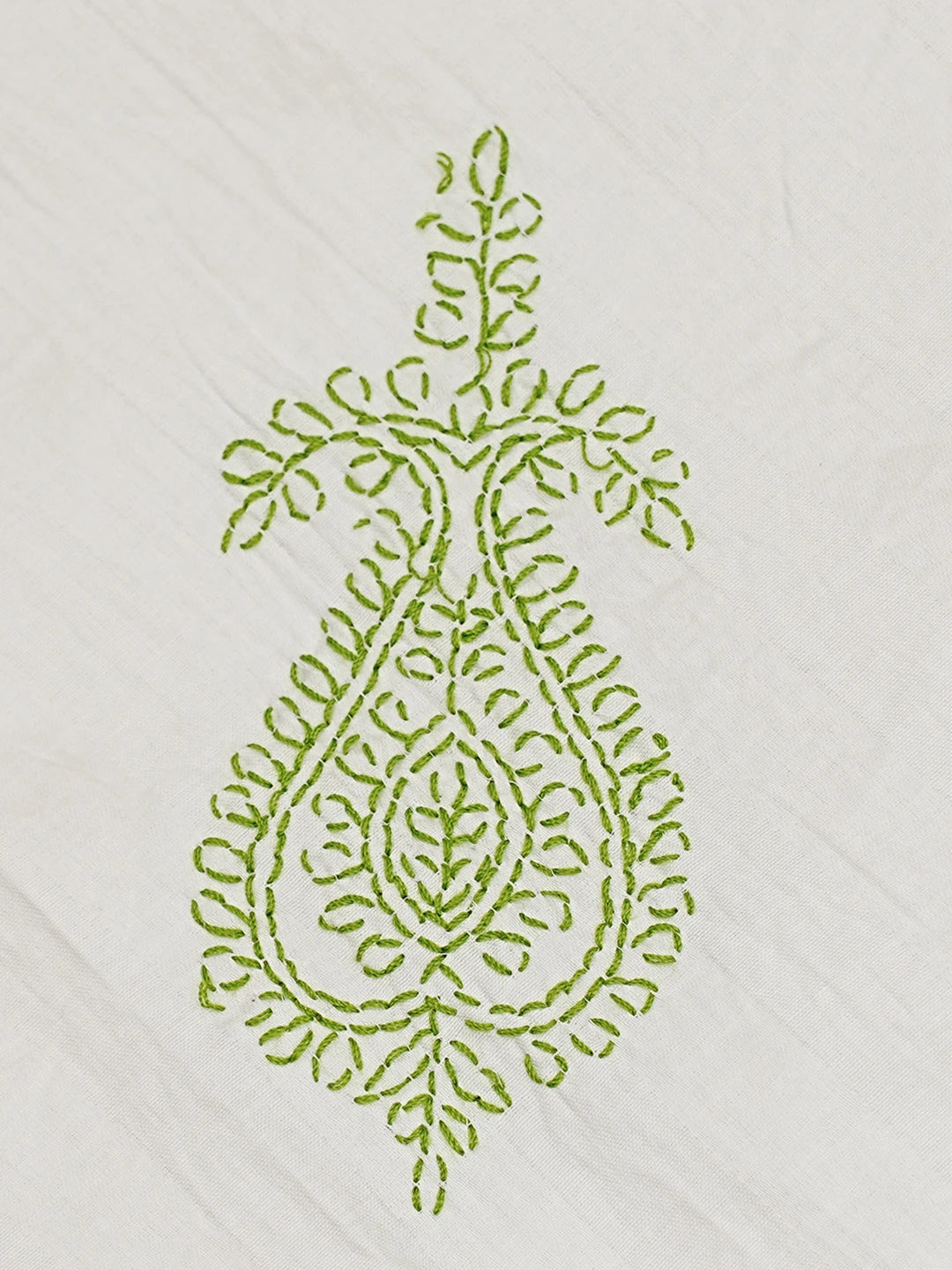 Ada Hand Embroidered White Cotton Lucknowi Chikankari Bed Sheet With Pillow And Cushion Cover Set 01A384234