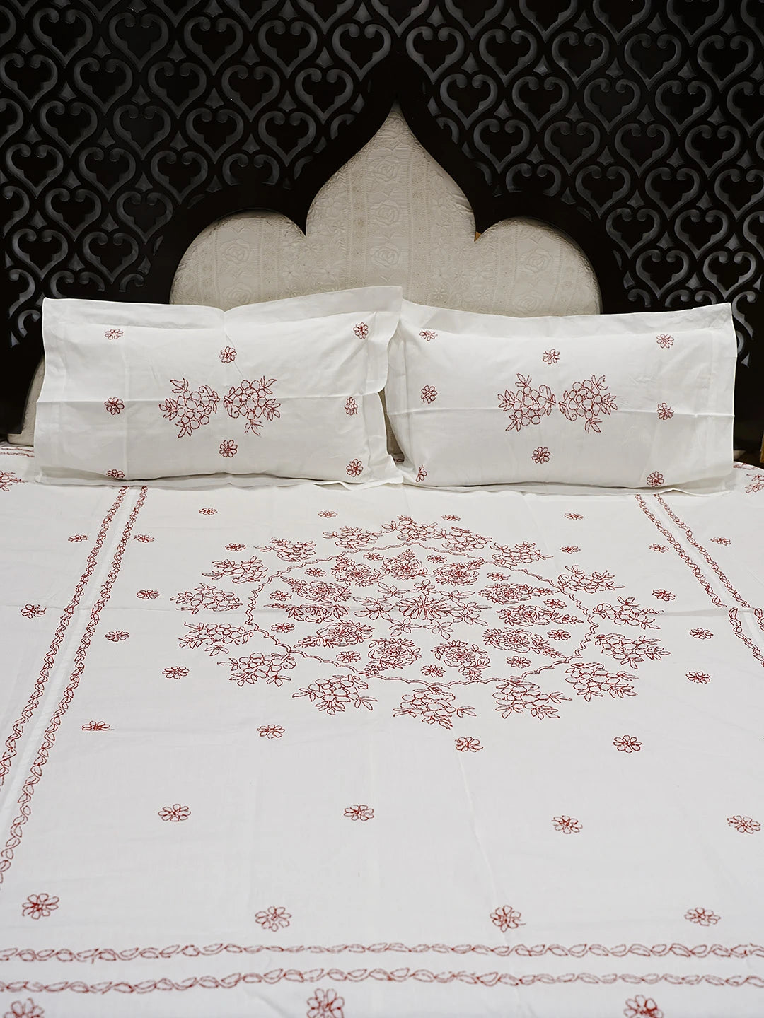 Ada Hand Embroidered White Cotton Lucknowi Chikankari Bed Sheet With Pillow And Cushion Cover Set 01A484065