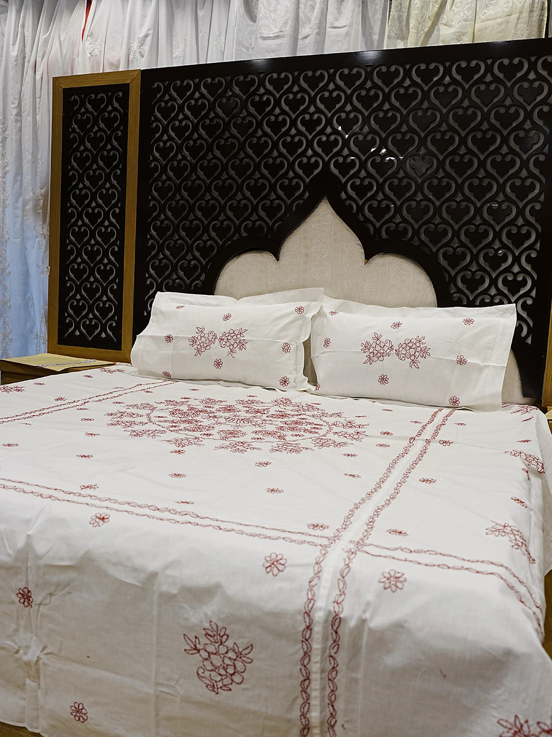 Ada Hand Embroidered White Cotton Lucknowi Chikankari Bed Sheet With Pillow And Cushion Cover Set 01A484065