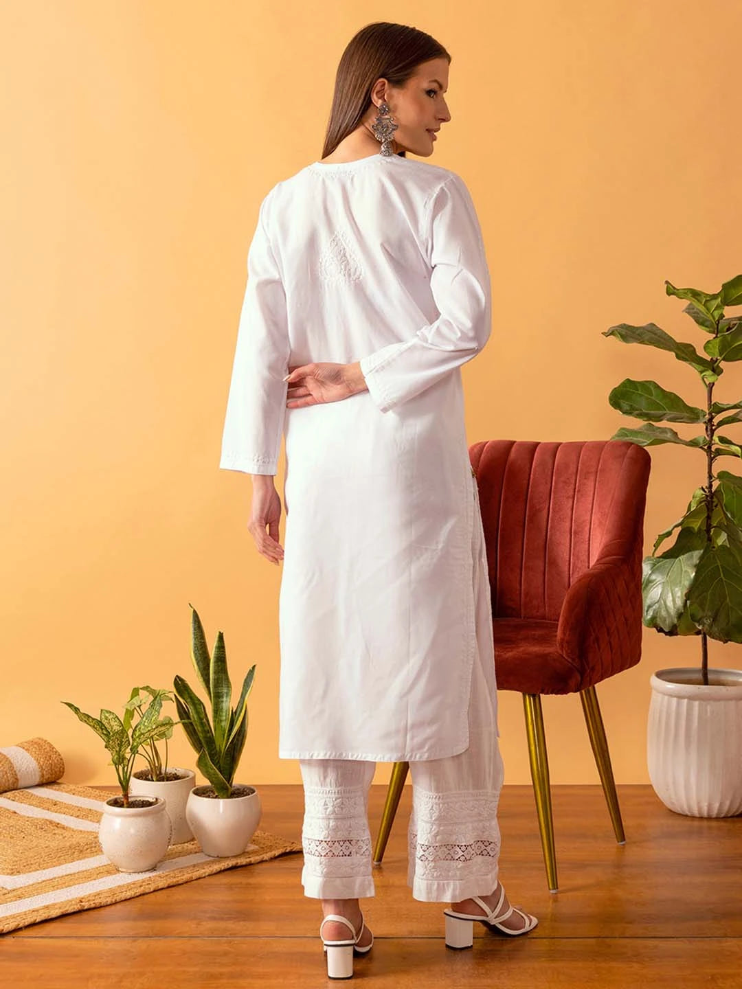 Ada Hand Embroidered White Cotton Lucknowi Chikankari Straight Kurta A100351