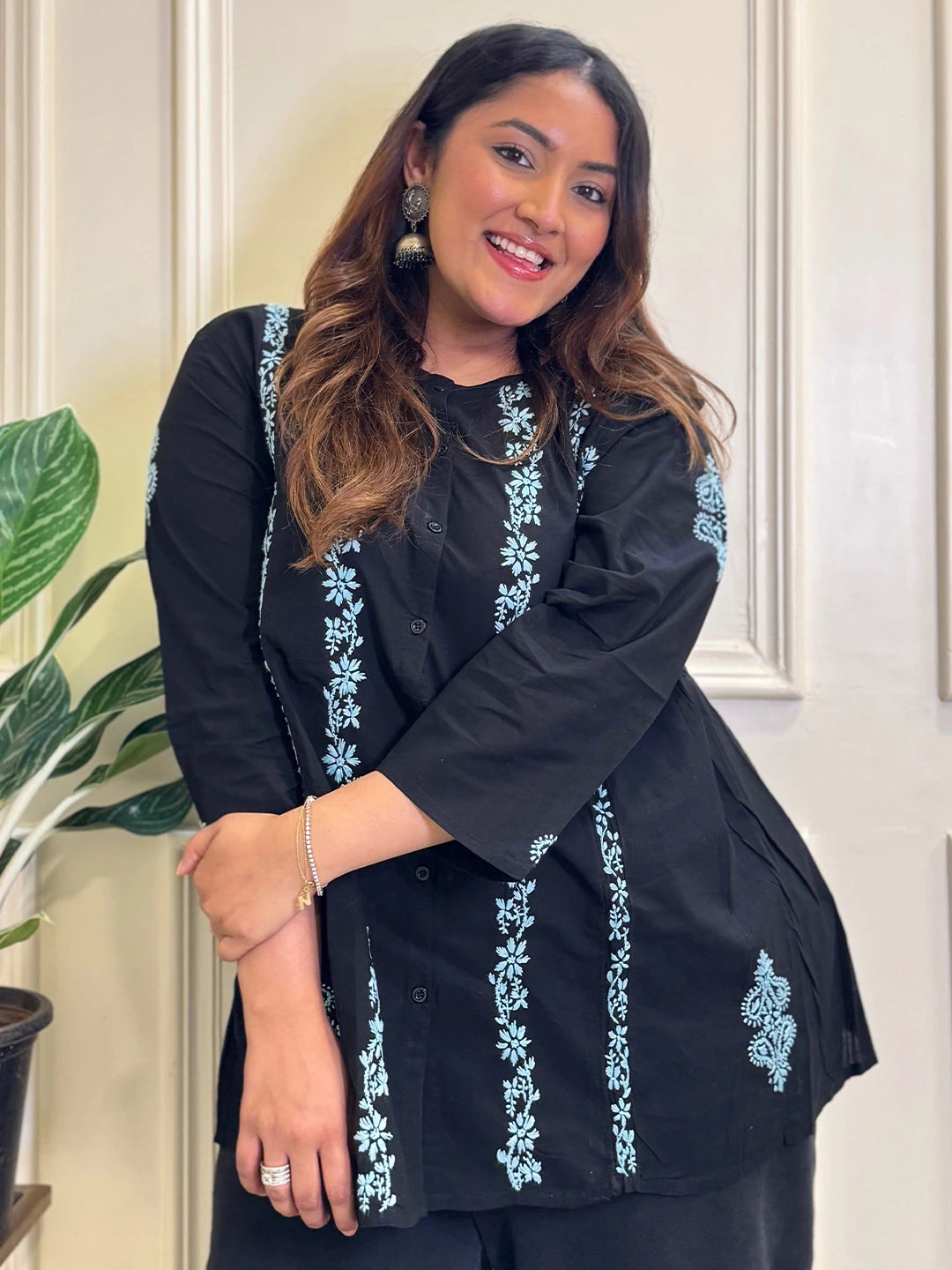 Ada Hand Embroidered Black And Green Cotton Lucknowi Chikankari Short Kurti A911373