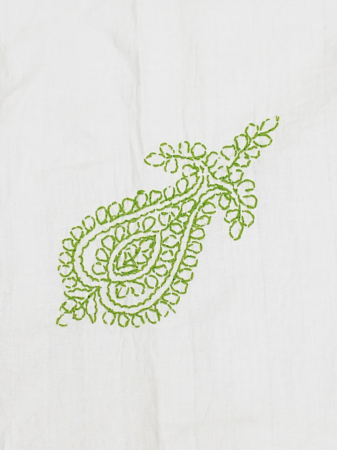 Ada Hand Embroidered White Cotton Lucknowi Chikankari Bed Sheet With Pillow And Cushion Cover Set 01A484074