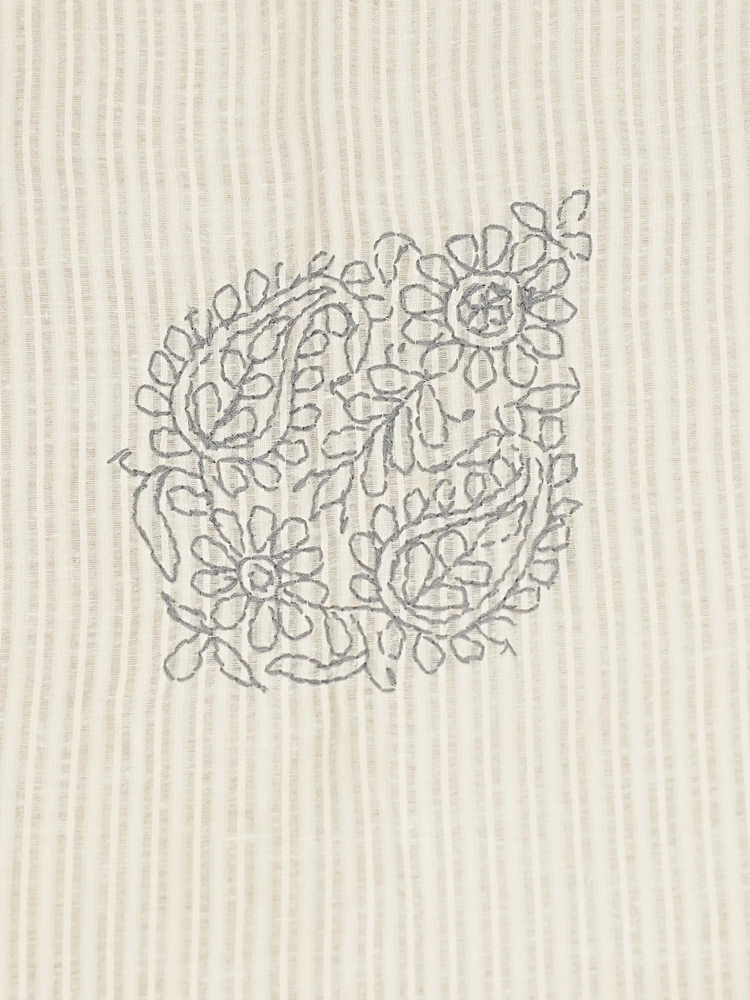 Ada Hand Embroidered White Cotton Lucknowi Chikankari Bed Sheet With Pillow And Cushion Cover Set 01A534140
