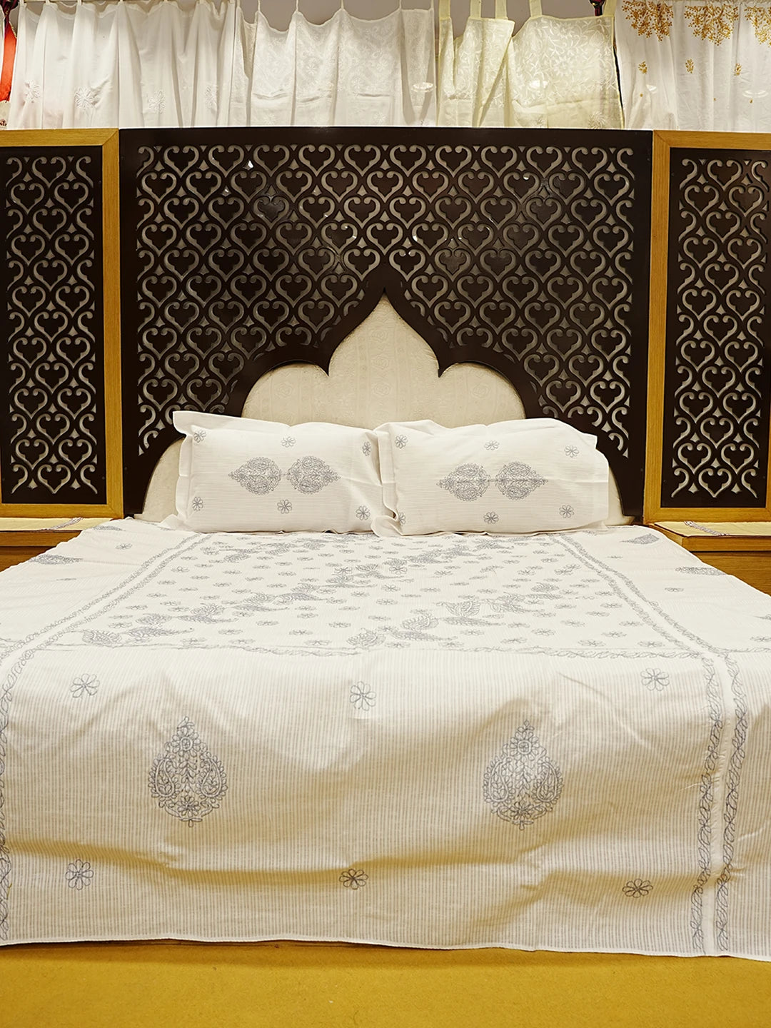 Ada Hand Embroidered White Cotton Lucknowi Chikankari Bed Sheet With Pillow And Cushion Cover Set 01A534140