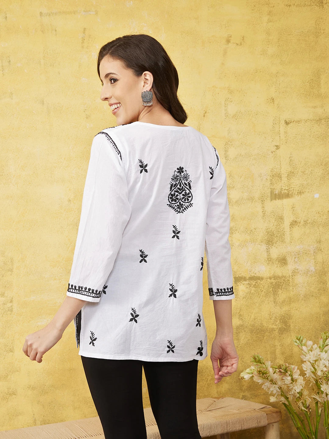 Ada Hand Embroidered White Cotton Lucknowi Chikankari Kurti A411139
