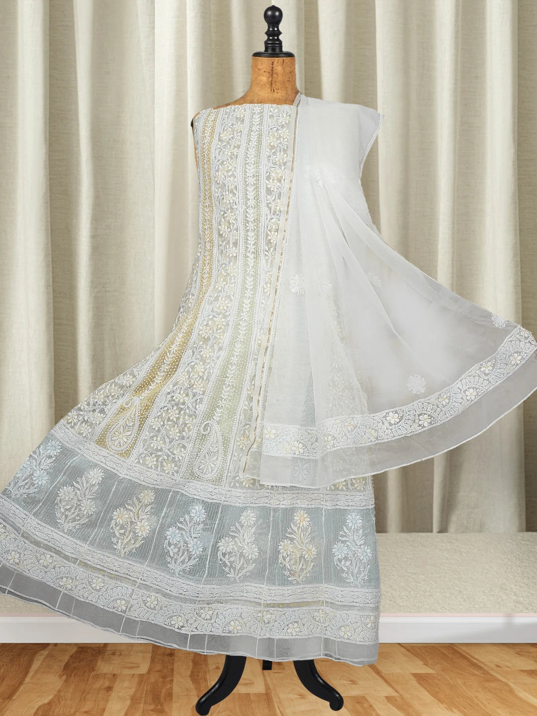 Ada Hand Embroidered Off White Organza Lucknowi Chikankari Semi-Stitched Anarkali Kurta Dupatta Set With Cutdana Work 01A561345