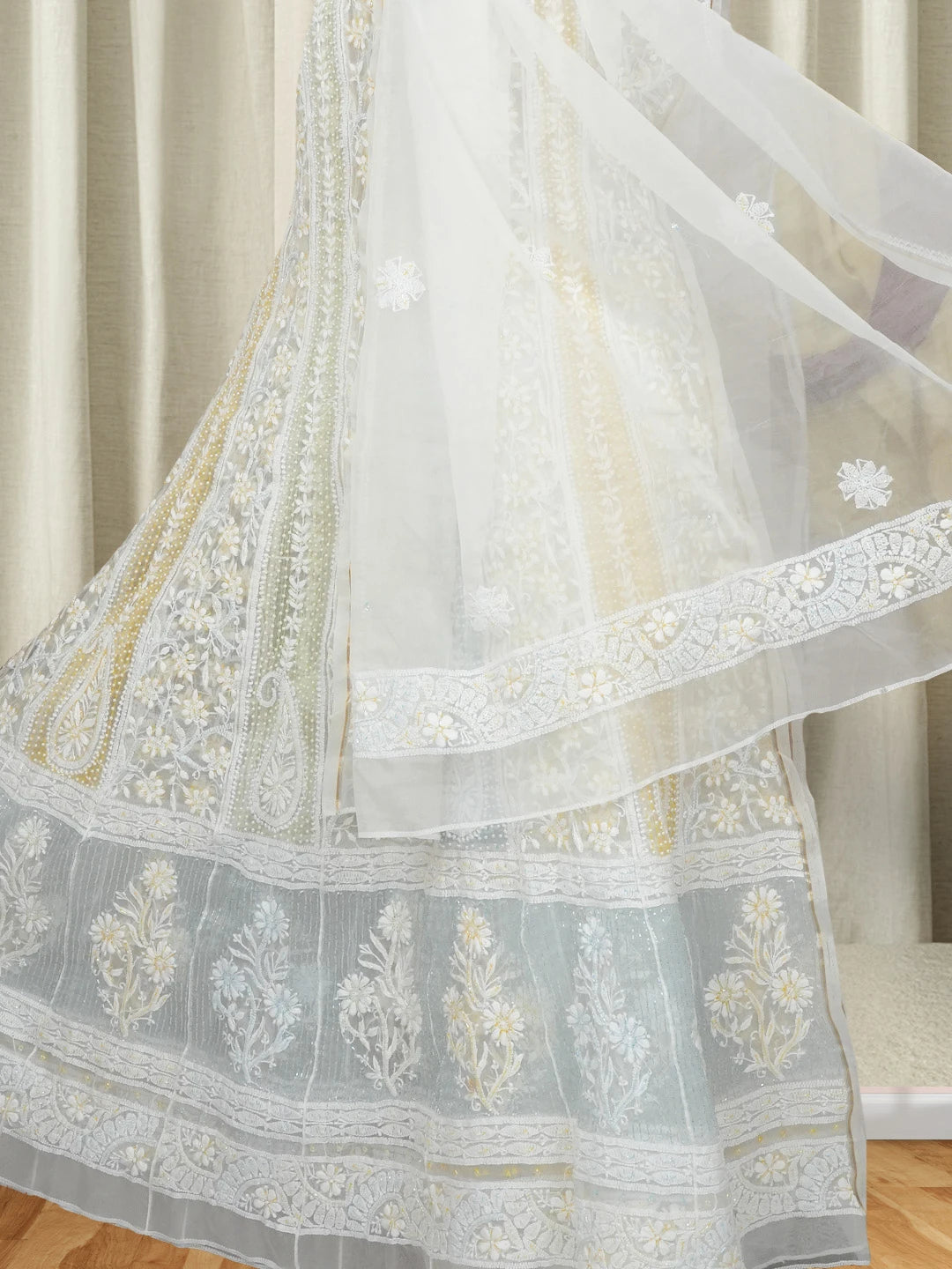 Ada Hand Embroidered Off White Organza Lucknowi Chikankari Semi-Stitched Anarkali Kurta Dupatta Set With Cutdana Work 01A561345
