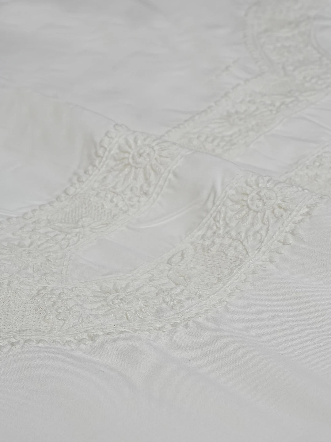 Ada Hand Embroidered White Cotton Lucknowi Chikankari Unstitched Men's Kurta 01A364368