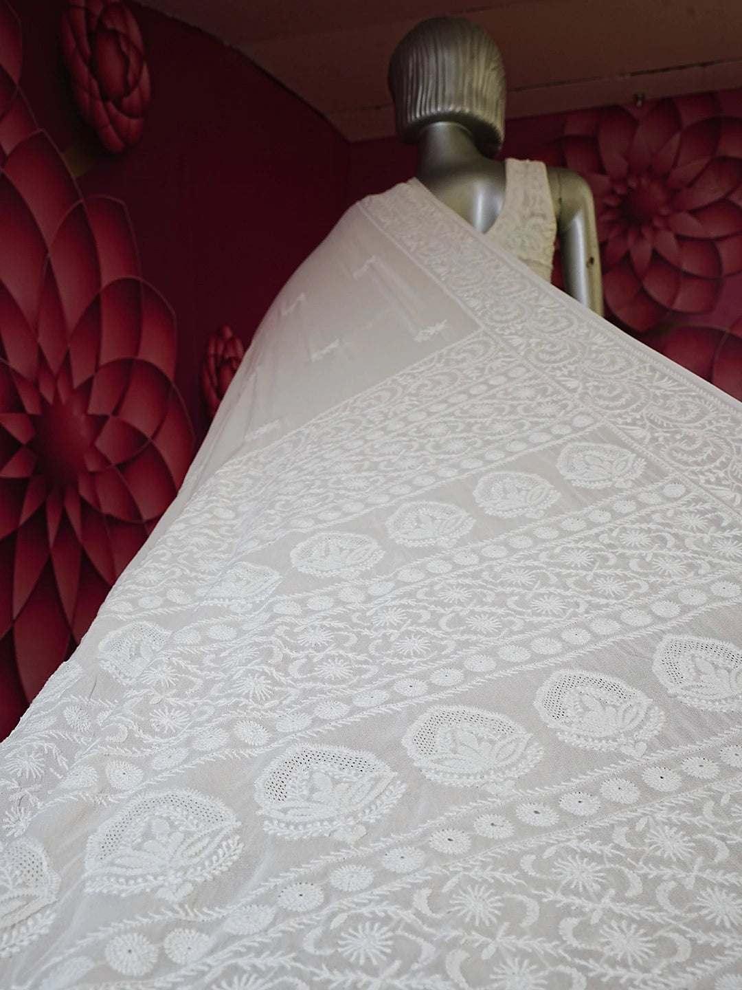 Ada Hand Embroidered Off White Pure Georgette Lucknowi Chikankari Saree With Blouse 01A501609