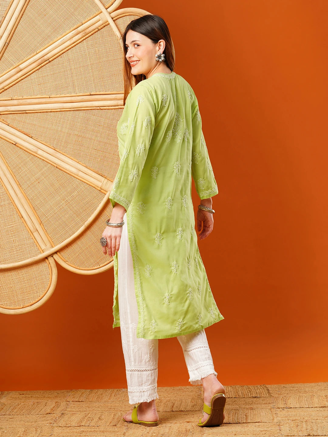 Ada Hand Embroidered Kelly Green Cotton Lucknowi Chikankari Straight Kurta A411603