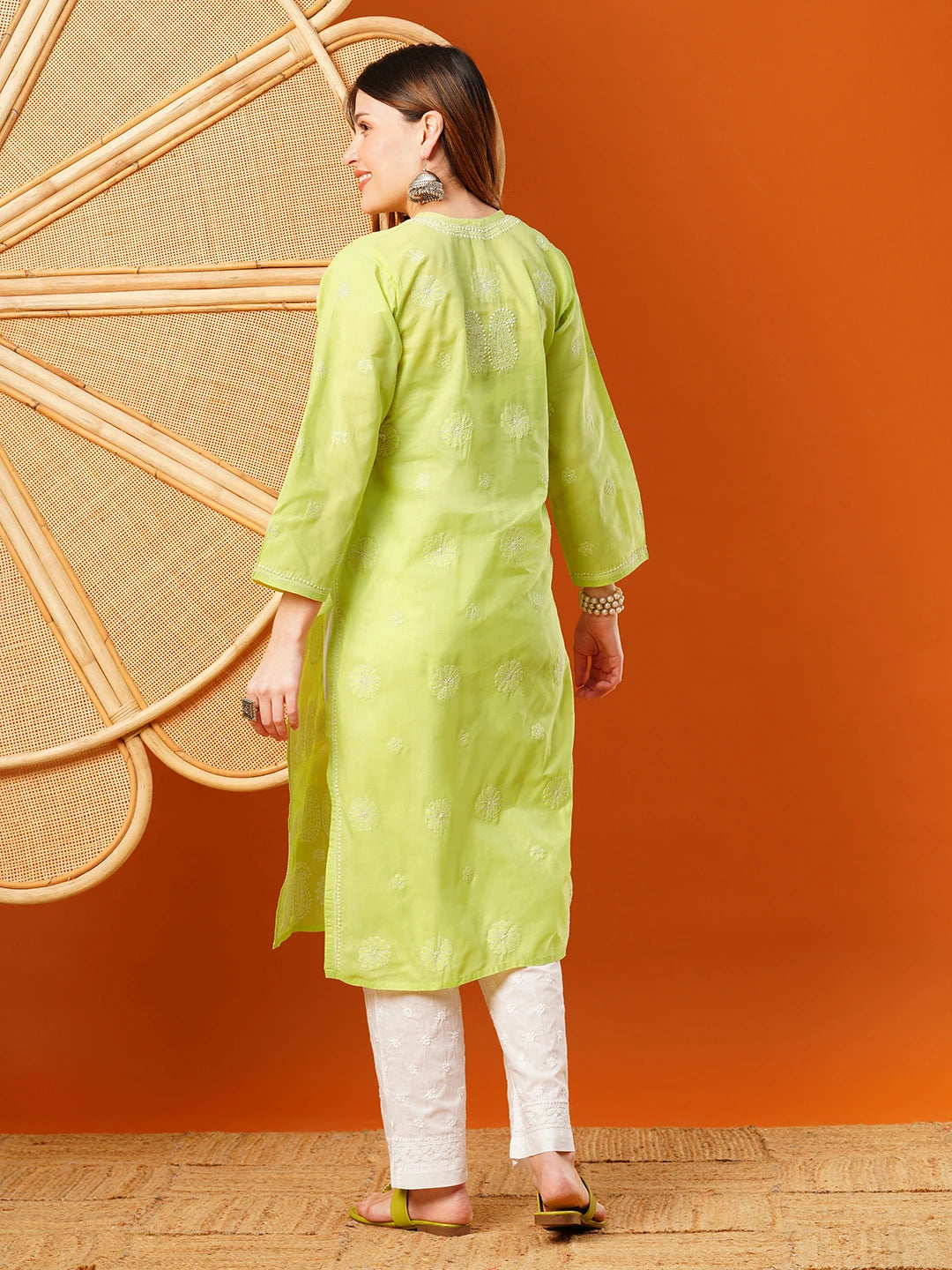 Ada Hand Embroidered Green Cotton Lucknowi Chikankari Straight Kurta A411614