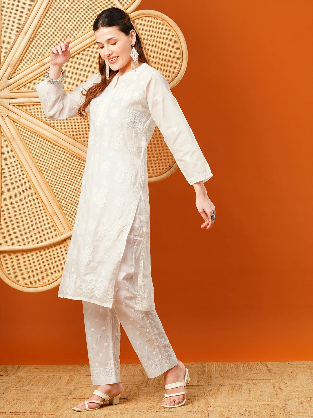 Ada Hand Embroidered White Cotton Lucknowi Chikankari Straight Kurta A411617