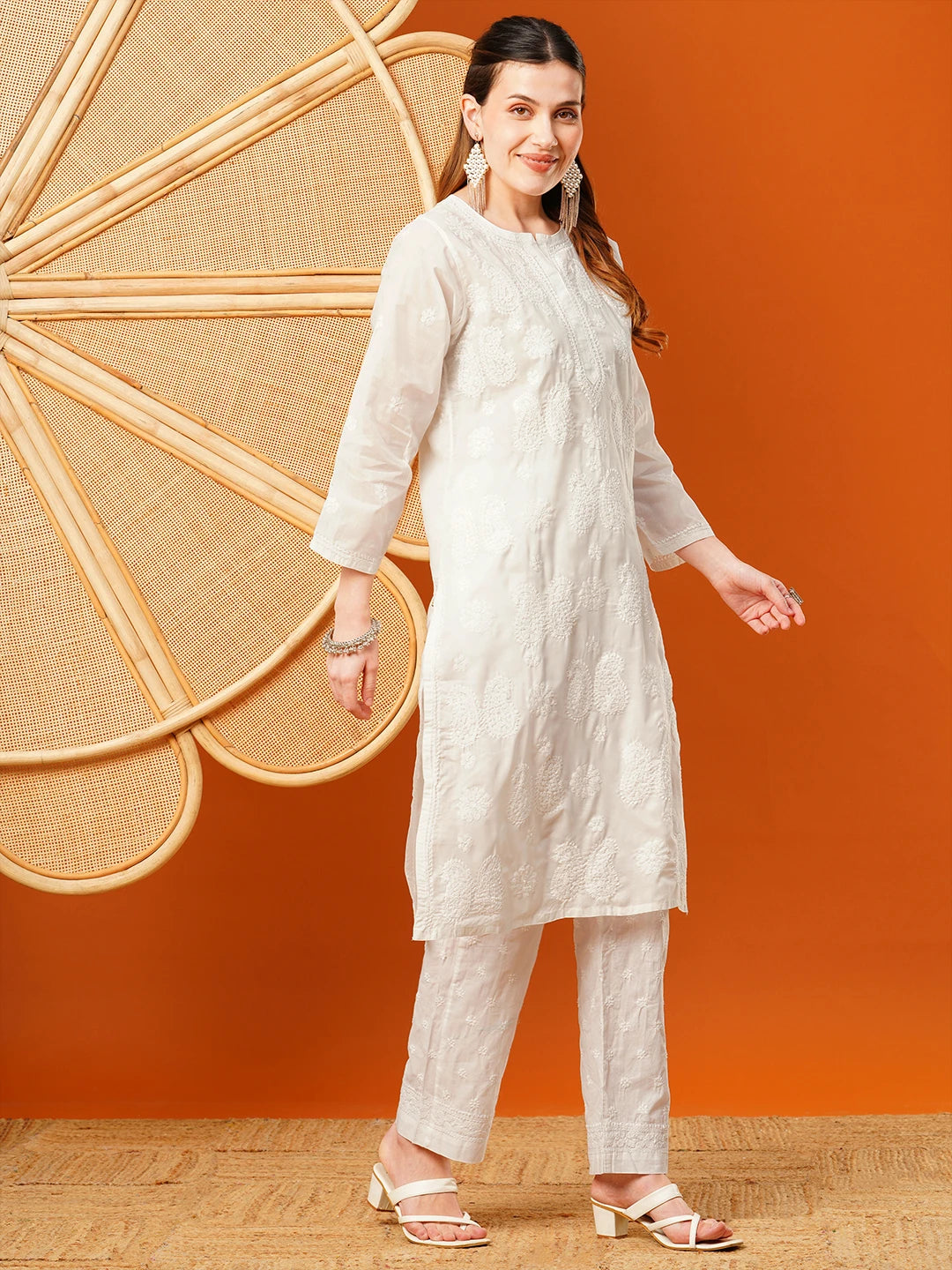Ada Hand Embroidered White Cotton Lucknowi Chikankari Straight Kurta A411617