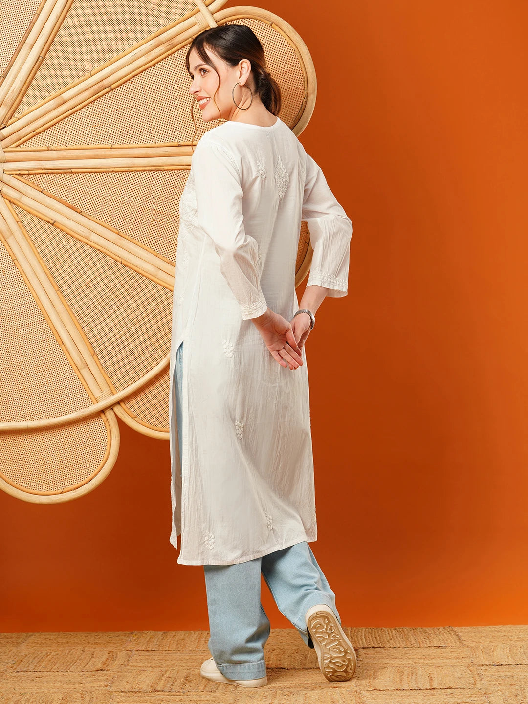 Ada Hand Embroidered White Cotton Lucknowi Chikankari Straight Kurta A100376