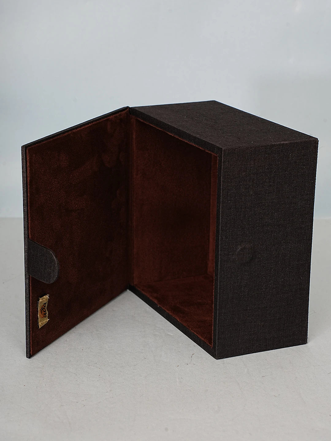 Ada Hand Embroidered Black Silk Lucknowi Chikankari Utility Box With Zari Work 01A589751