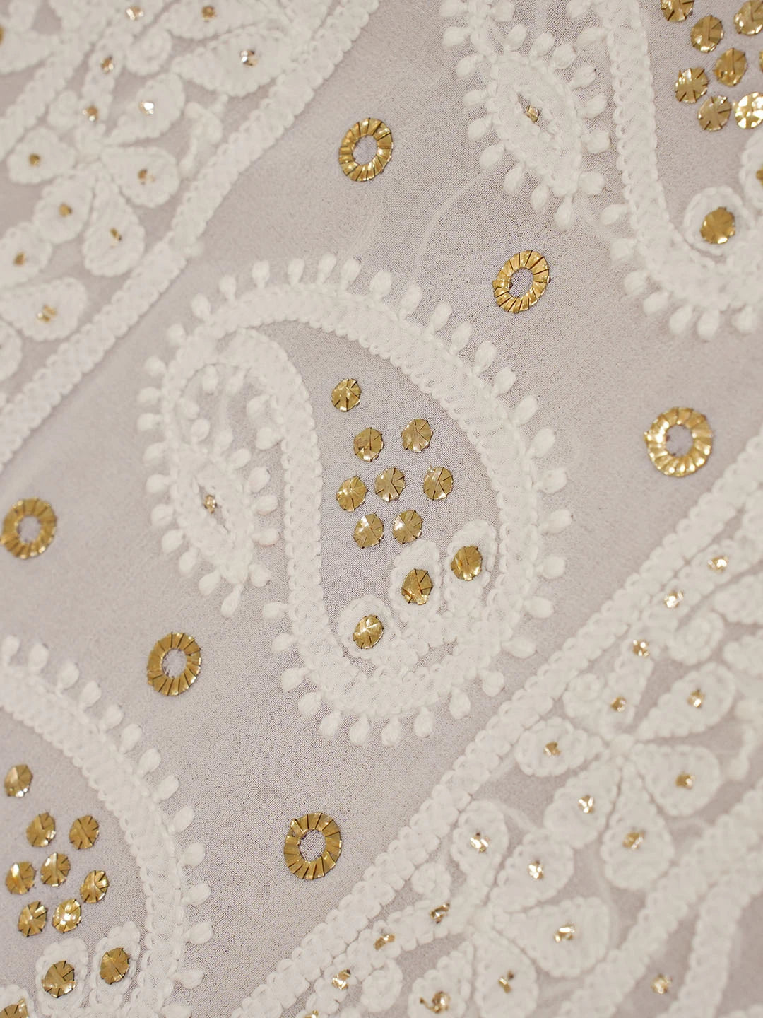 Ada Hand Embroidered Snow White Viscose Georgette Lucknowi Chikankari Saree With Blouse And Muqaish Work 01A554802