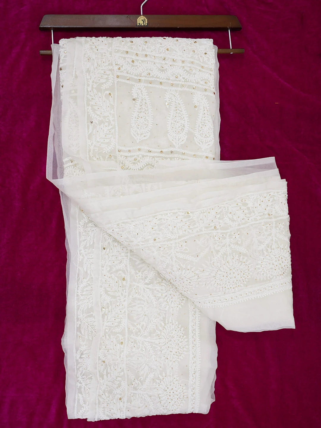 Ada Hand Embroidered Off White Organza Lucknowi Chikankari Saree With Blouse And Muqaish Work 01A596534