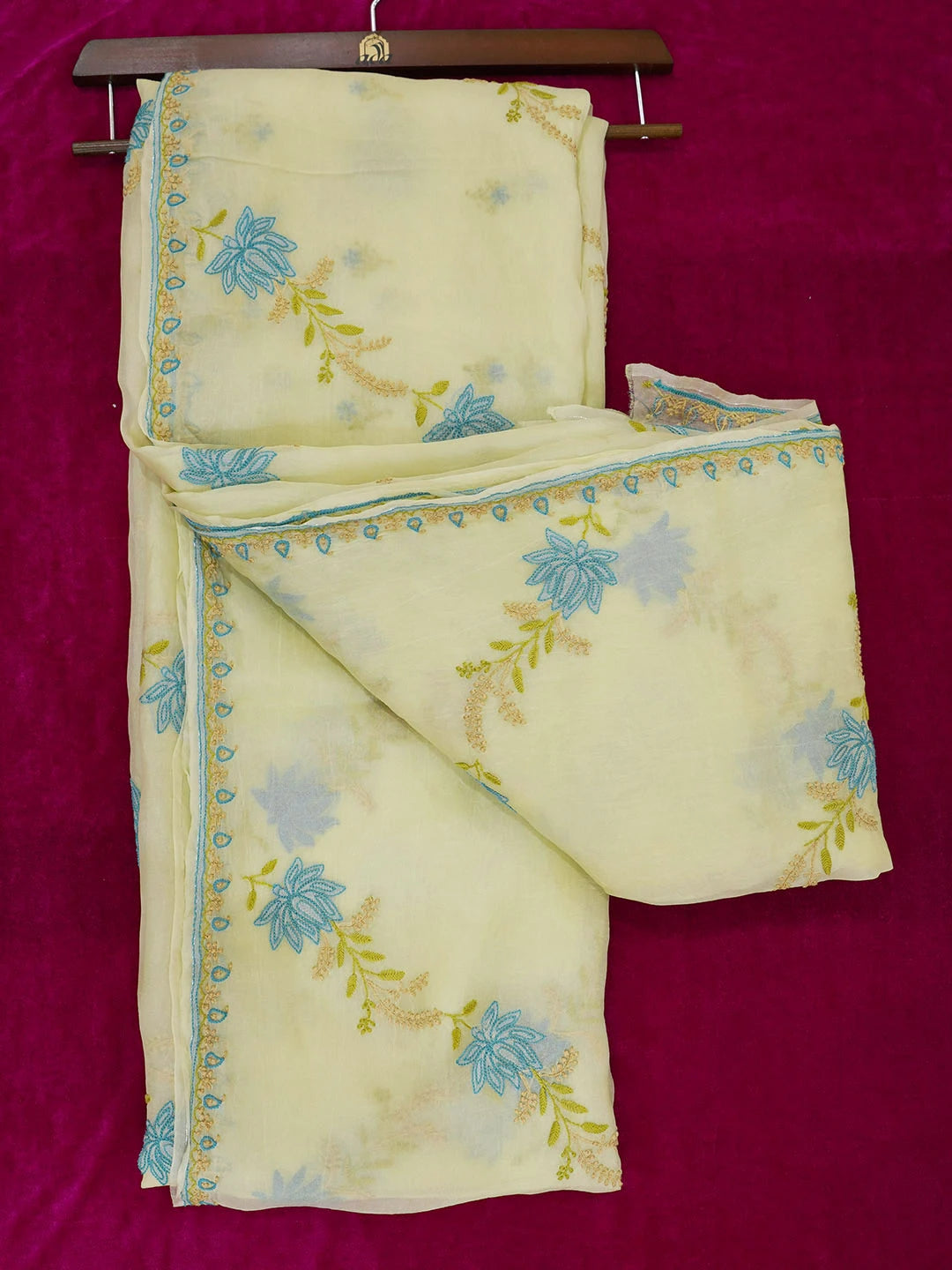 Ada Hand Embroidered Beige Organza Lucknowi Chikankari Saree With Blouse 01A580472