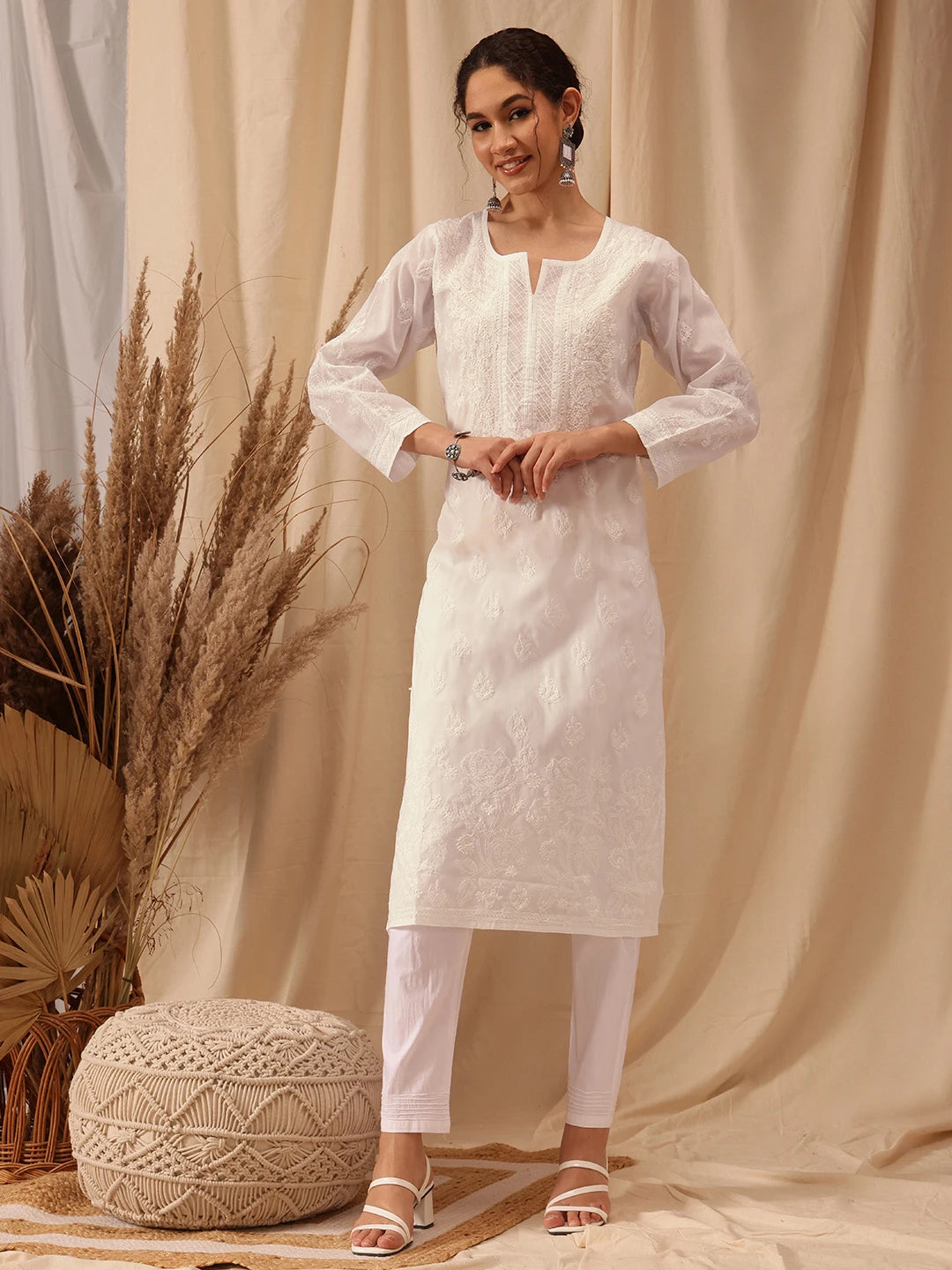 Ada Hand Embroidered White Cotton Lucknowi Chikankari Straight Kurta A100285