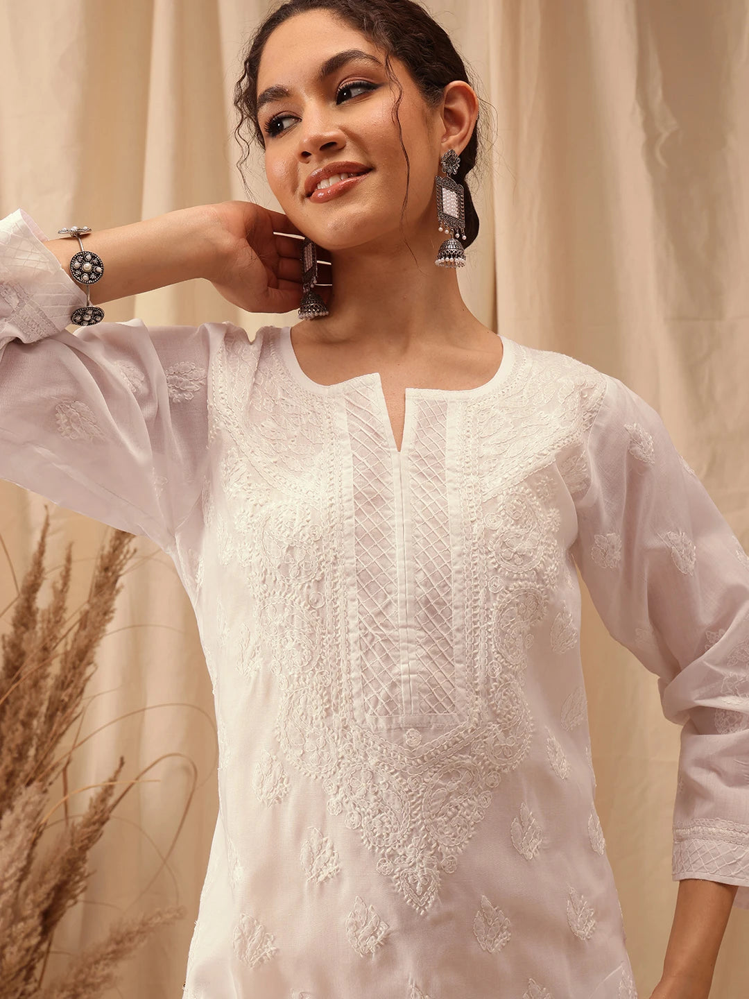 Ada Hand Embroidered White Cotton Lucknowi Chikankari Straight Kurta A100285