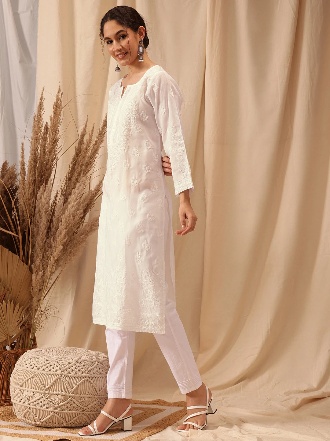 Ada Hand Embroidered White Cotton Lucknowi Chikankari Straight Kurta A100285