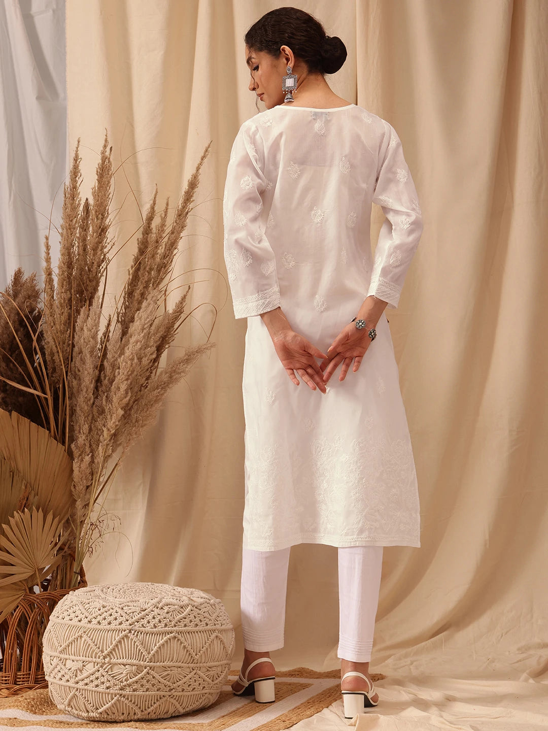 Ada Hand Embroidered White Cotton Lucknowi Chikankari Straight Kurta A100285