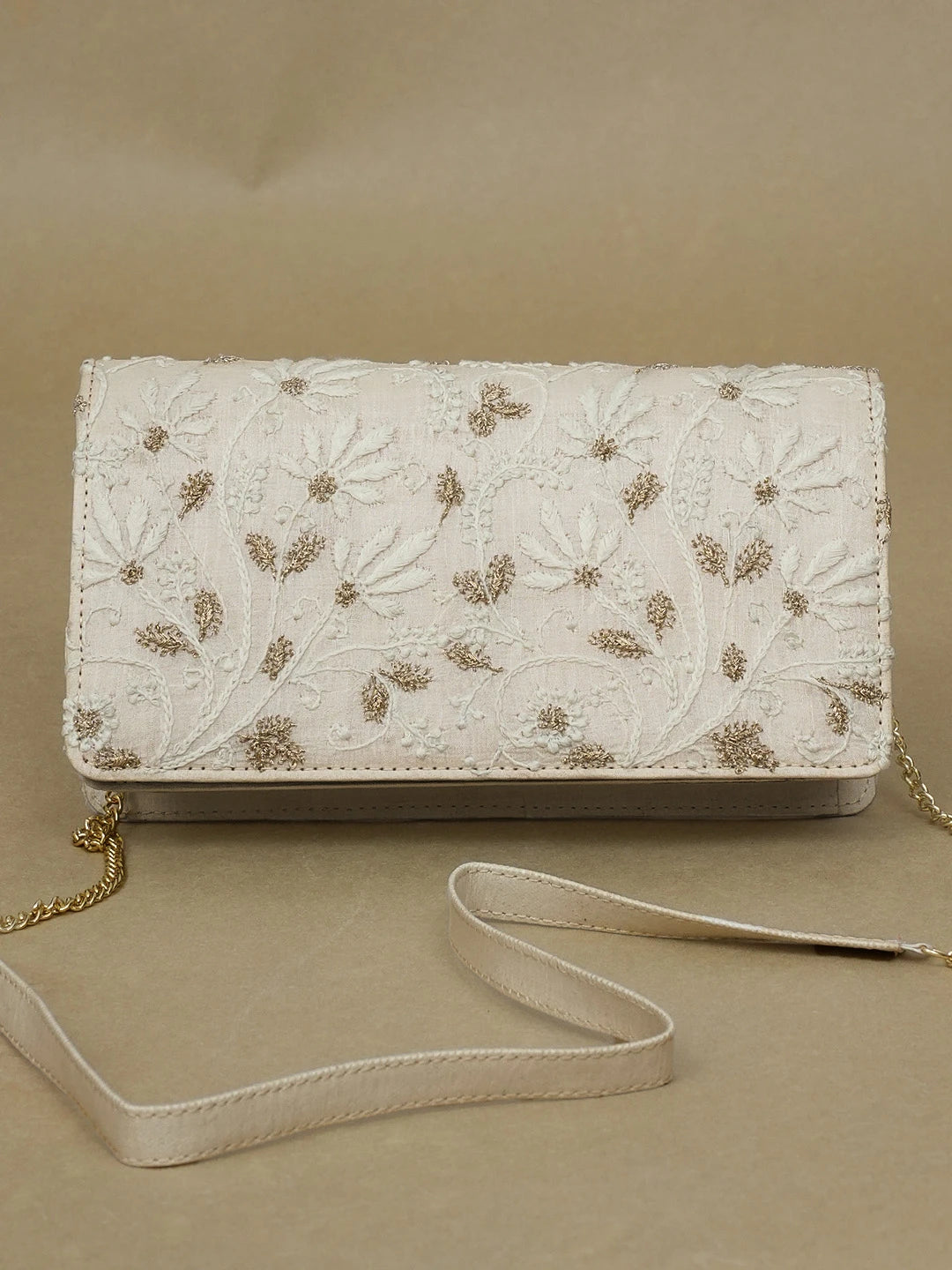 Ada Hand Embroidered Cream Silk Lucknowi Chikankari Clutch With Zari Work 01A600543