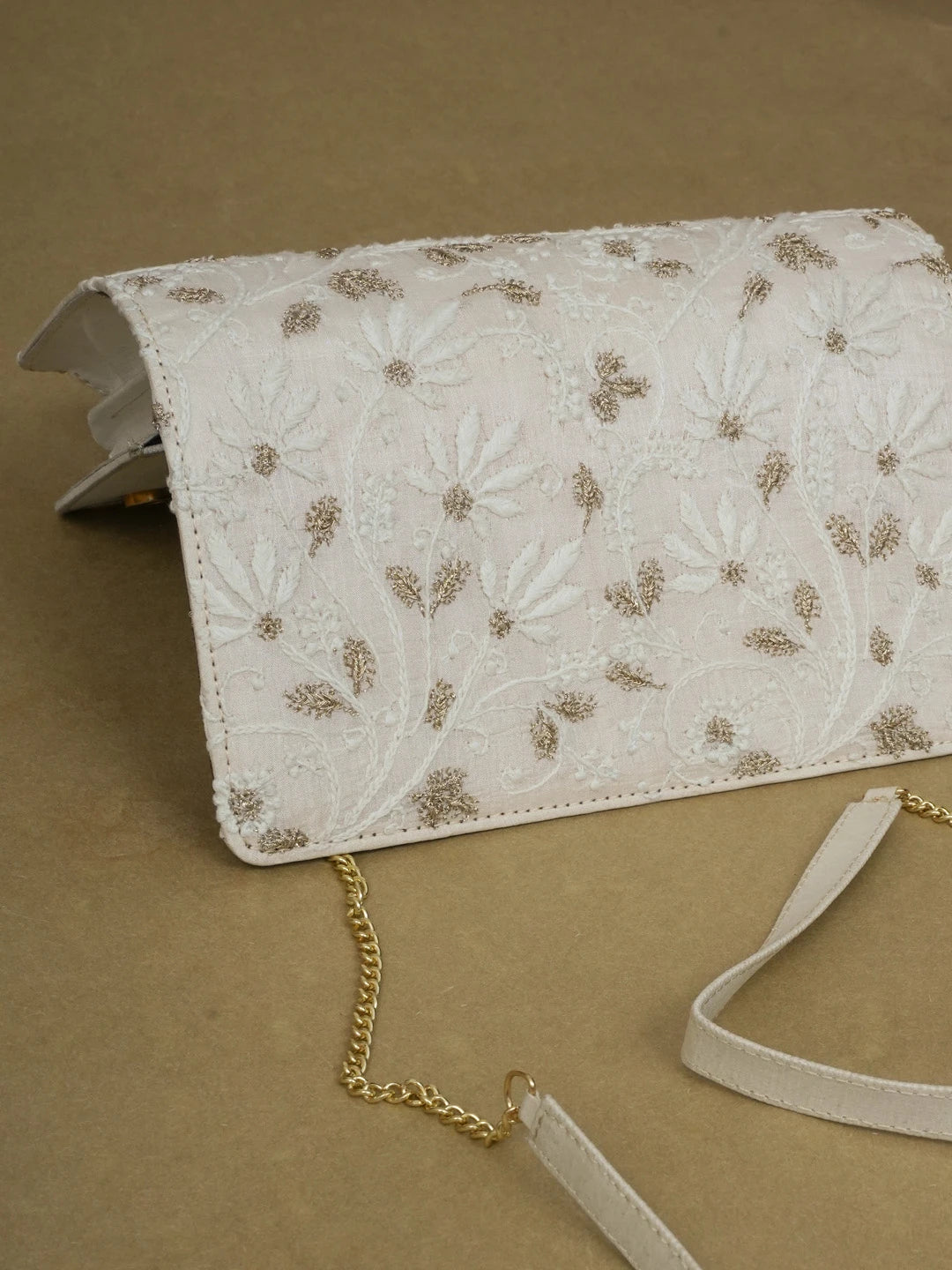 Ada Hand Embroidered Cream Silk Lucknowi Chikankari Clutch With Zari Work 01A600543