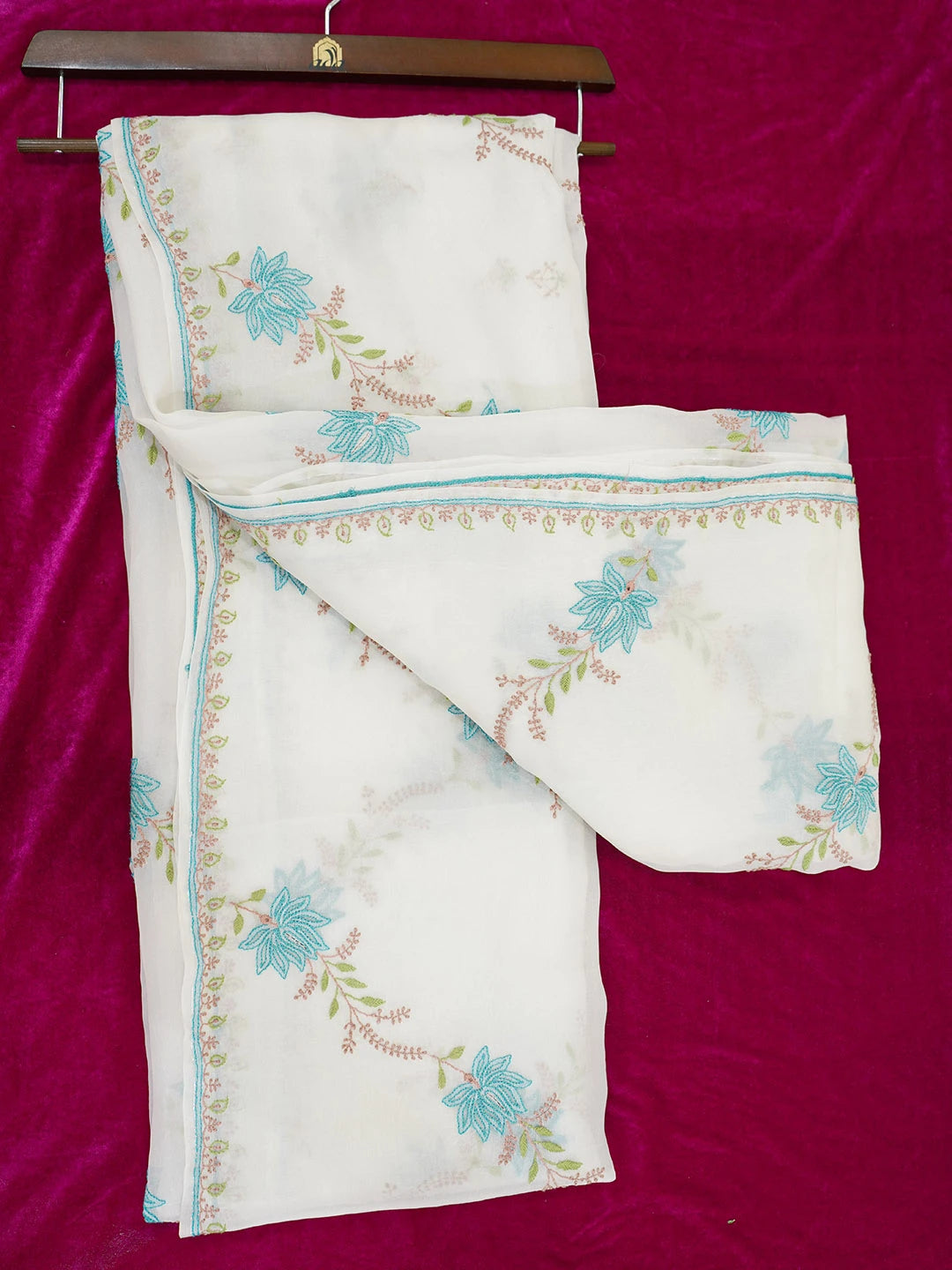 Ada Hand Embroidered White Organza Lucknowi Chikankari Saree With Blouse 01A604711