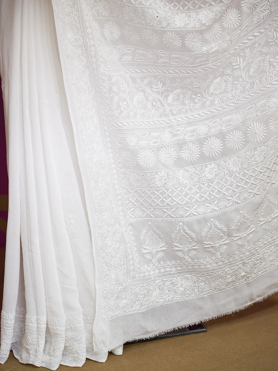 Ada Hand Embroidered Off White Pure Georgette Lucknowi Chikankari Saree With Blouse 01A576557