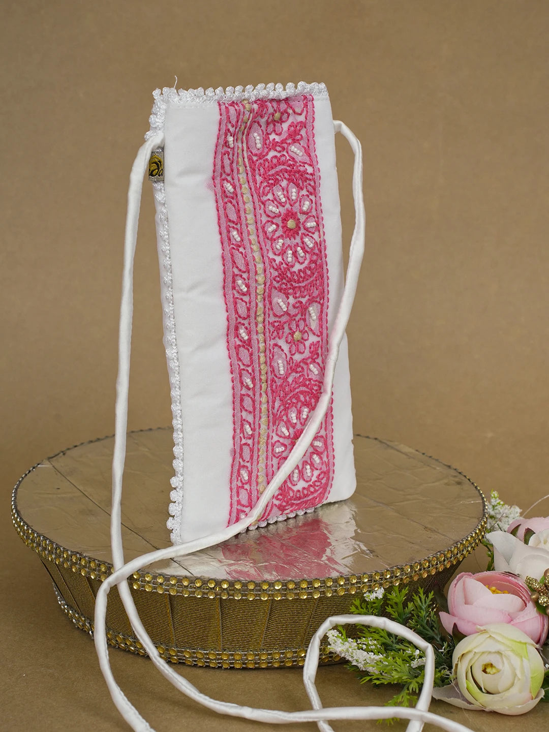 Ada Hand Embroidered White Georgette Lucknowi Chikankari Mobile Cover 01A553757
