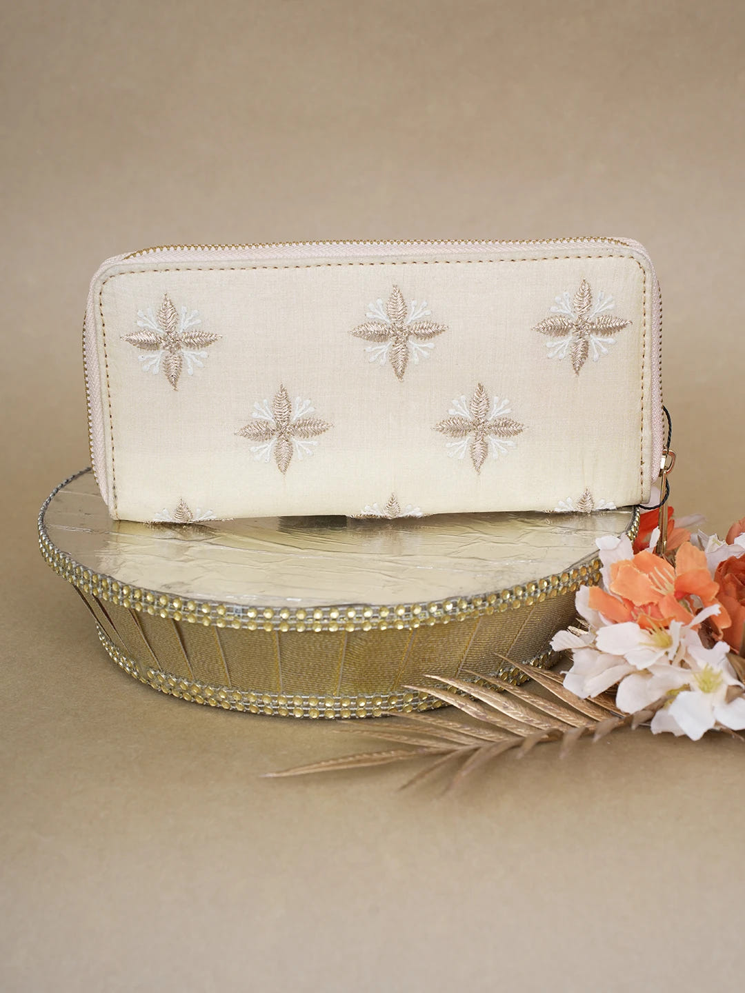 Ada Hand Embroidered Beige Silk Lucknowi Chikankari Clutch With Zari Work 01A618071