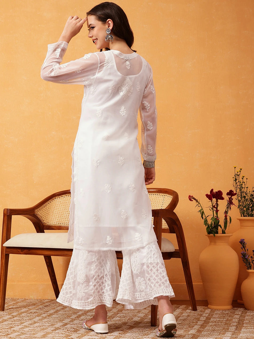 Ada Hand Embroidered White Georgette Lucknowi Chikankari Kurta Set With Slip A811291