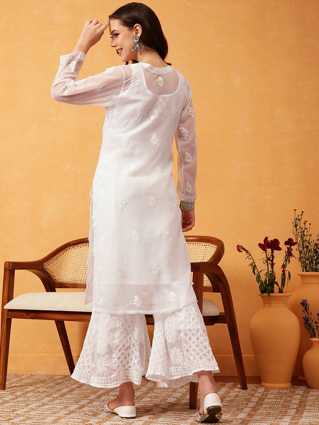 Ada Hand Embroidered White Georgette Lucknowi Chikankari Kurta Set With Slip A811291