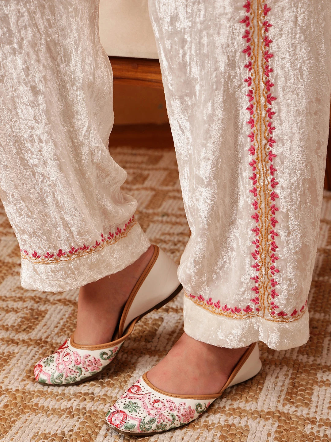 Ada Hand Embroidered White Velvet Lucknowi Chikankari Co-Ord Set 01A561120