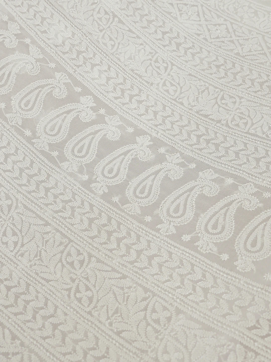 Ada Hand Embroidered White Pure Georgette Lucknowi Chikankari Saree With Blouse 01A620474