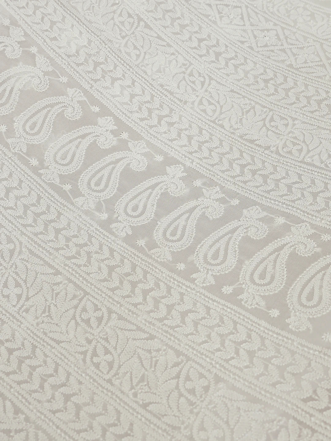 Ada Hand Embroidered White Pure Georgette Lucknowi Chikankari Saree With Blouse 01A620474