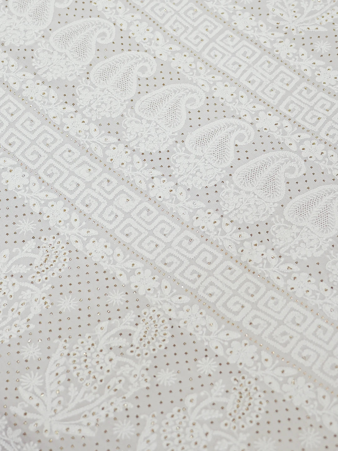 Ada Hand Embroidered Off White Pure Georgette Lucknowi Chikankari Saree/Blouse with Muqaish Work 01A555934