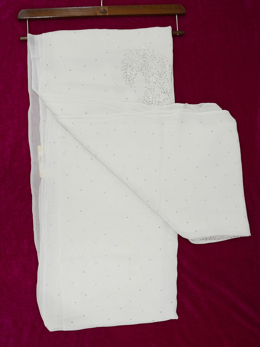 Ada Hand Embroidered White Viscose Georgette Lucknowi Chikankari Saree/Blouse with Muqaish Work 01A257765