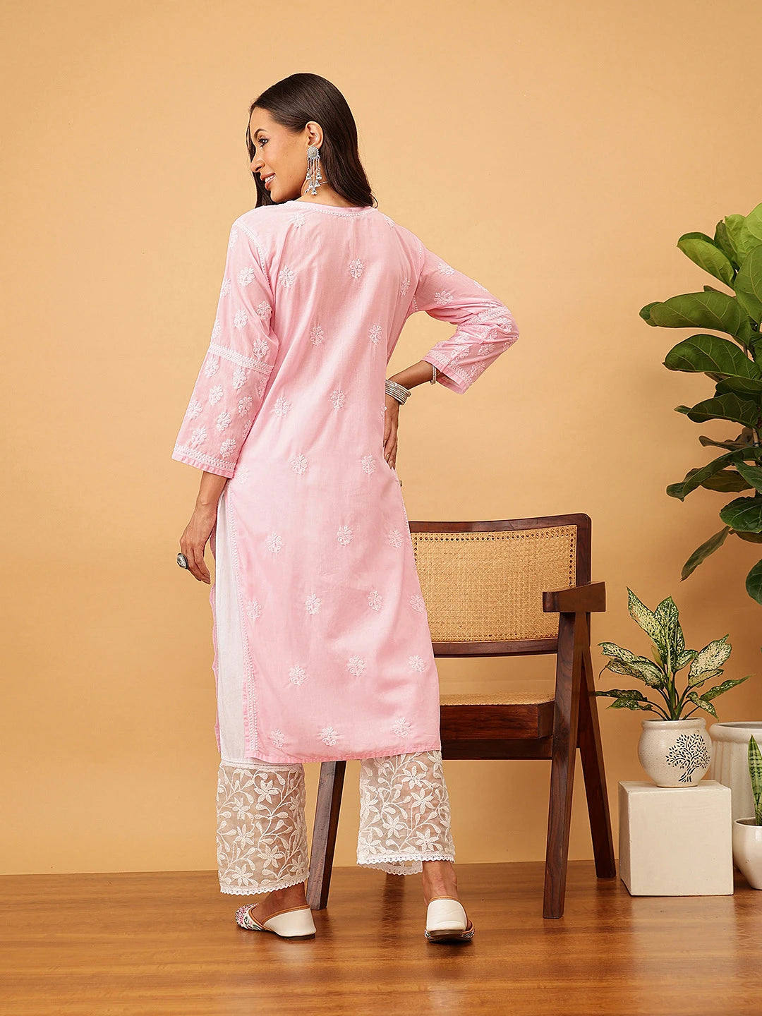 Ada Hand Embroidered Pink Cotton Lucknowi Chikankari Straight Kurta A411705
