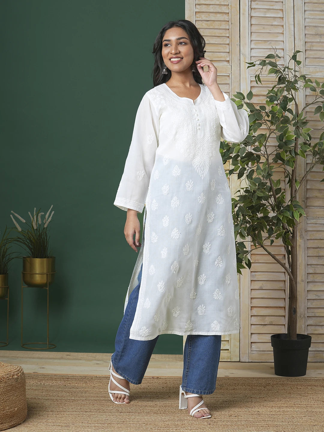 Ada Hand Embroidered White Cotton Lucknowi Chikankari Straight Kurta A100424