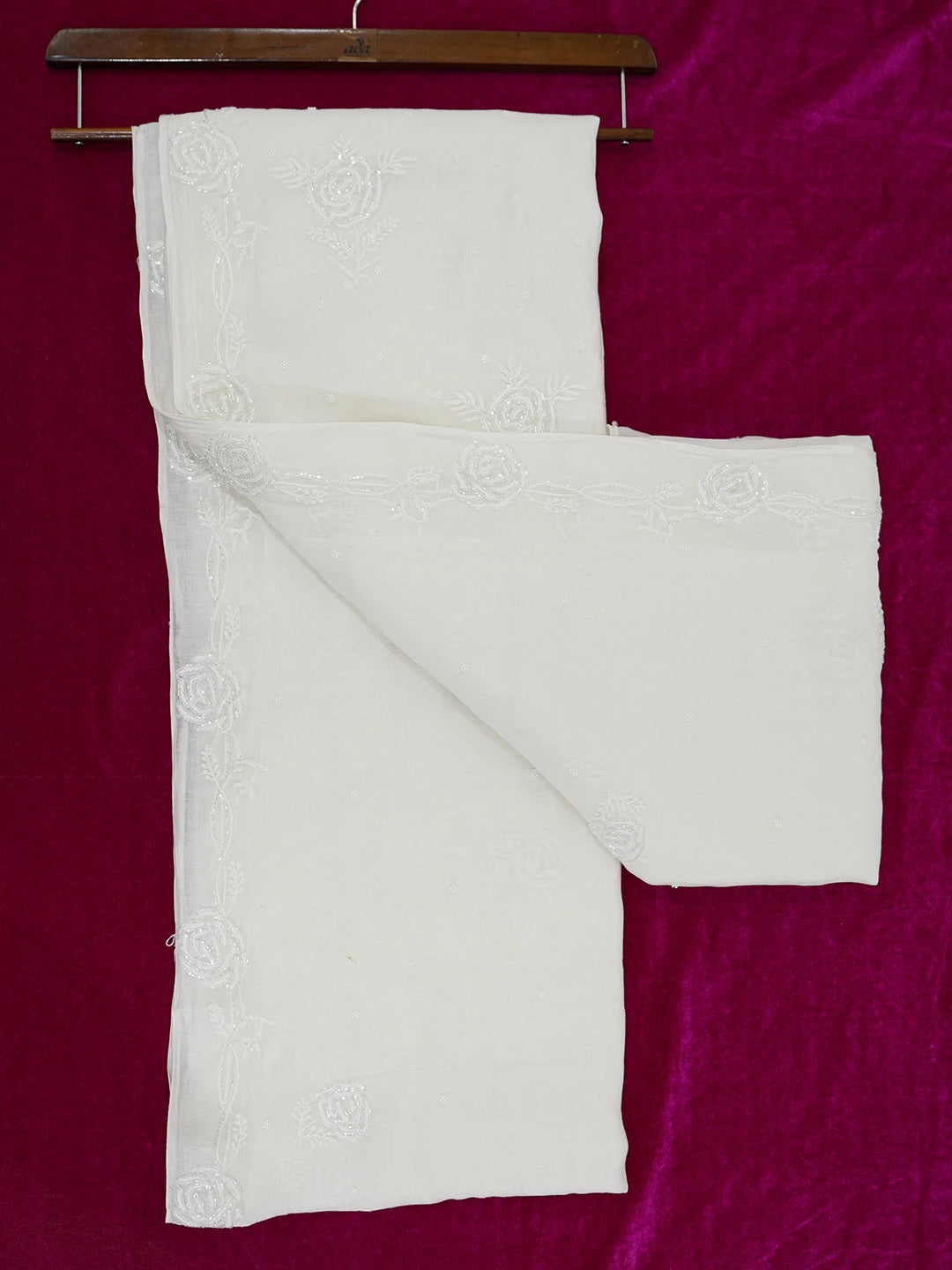 Ada Hand Embroidered White Chanderi Lucknowi Chikankari Saree With Blouse With Cutdana & Pearl Work 01A628022