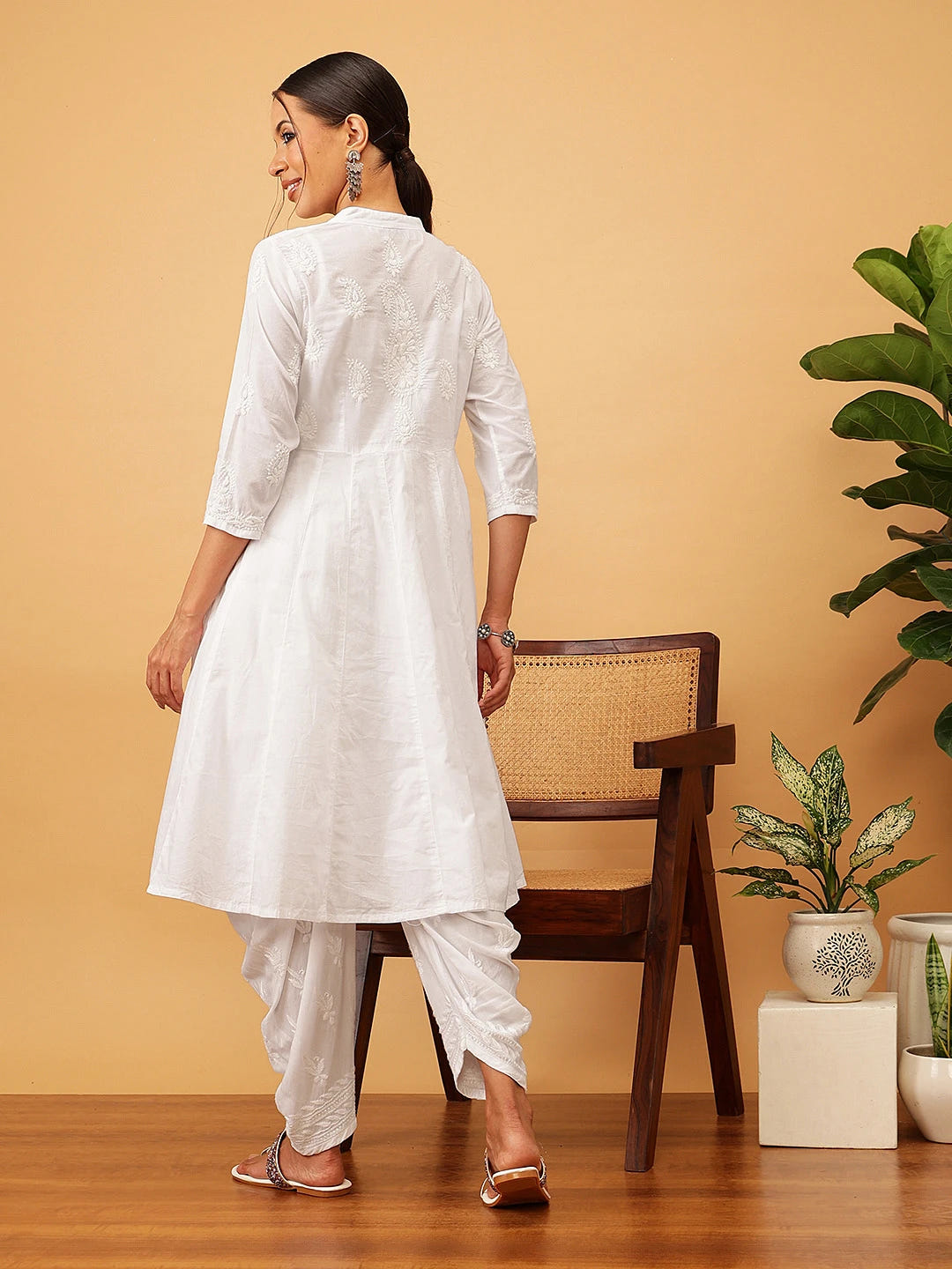 Ada Hand Embroidered White Cotton Lucknowi Chikankari Anarkali A-line Kurta A411703