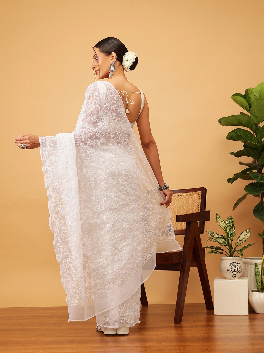 Ada Hand Embroidered White Georgette Lucknowi Chikankari Saree With Blouse A311382
